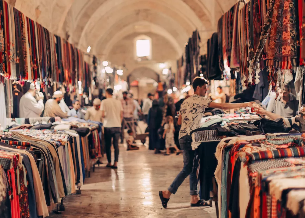 Follow These 10 Tips When You Shop in Souks