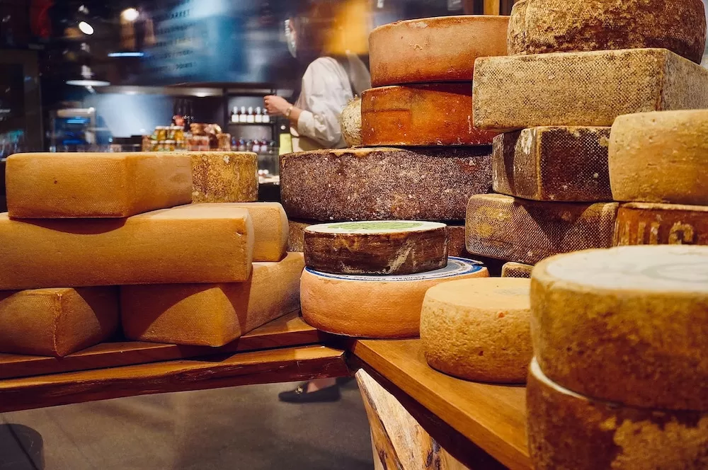 Where to Get The Best Cheese in Paris