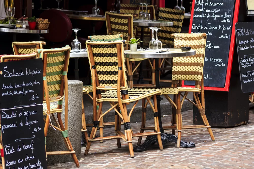 Cafes in Paris: The 7 Best in The Paris Suburbs