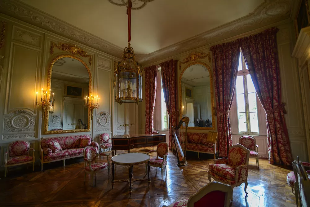 A Guide to Versailles