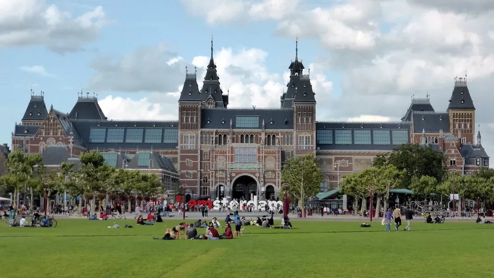 Where Can You Have a Picnic in Amsterdam?