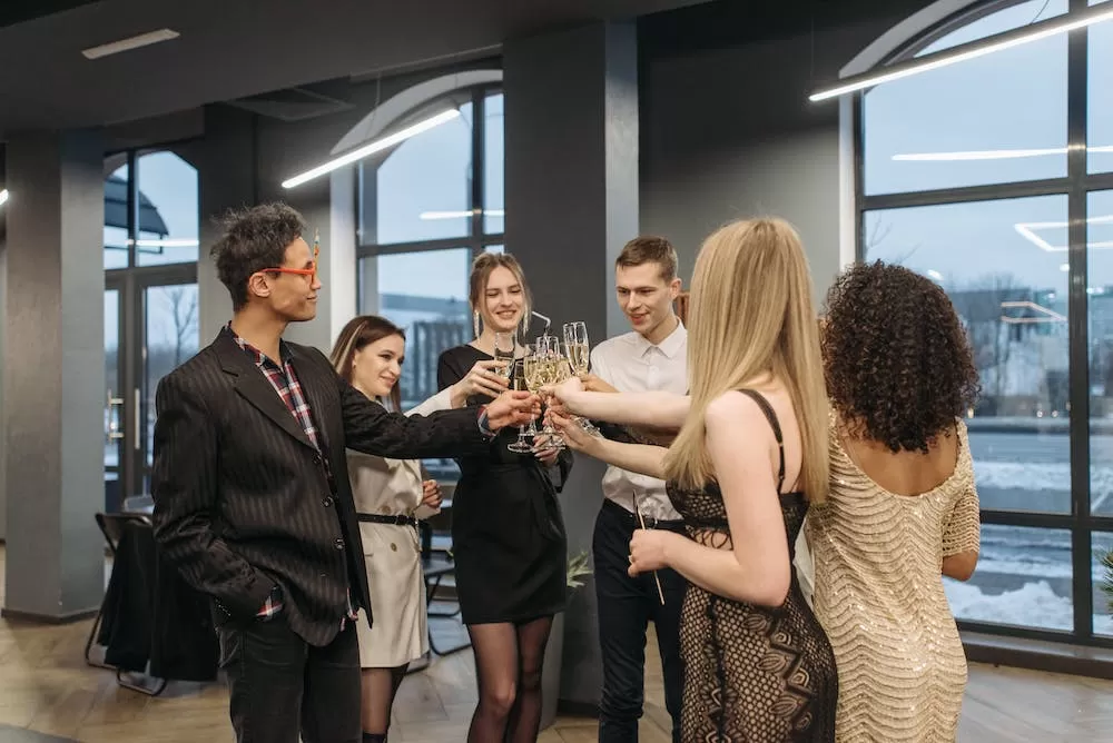 Follow These Tips When You Host a Soirée in Paris