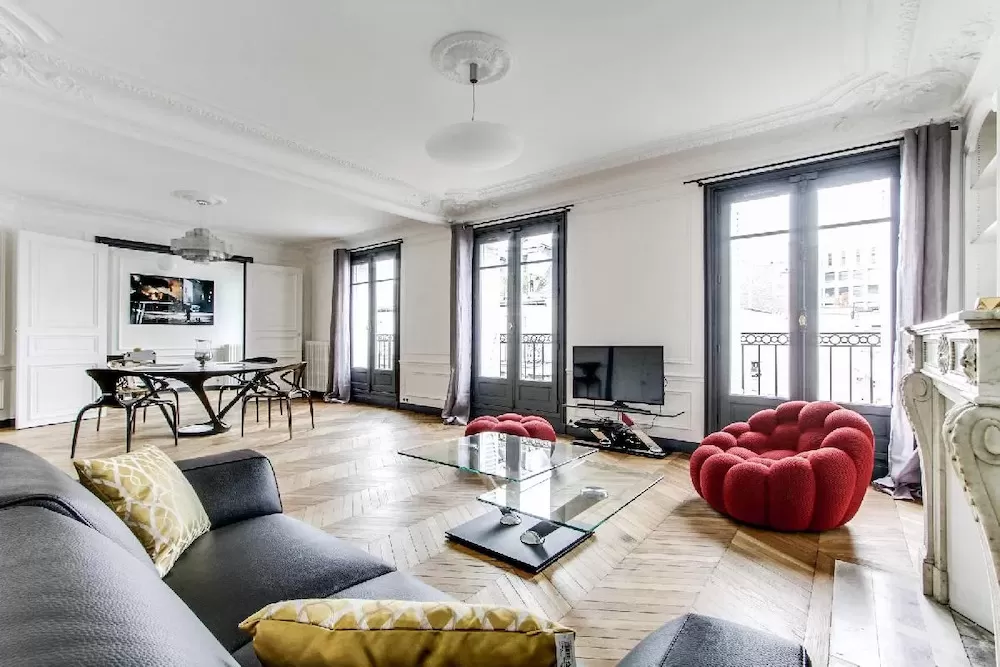 8 Luxury Apartments in Paris with Spacious Living Rooms
