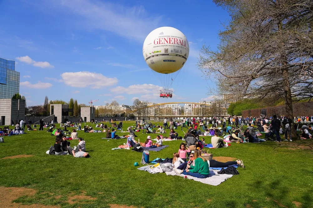 9 Unique Ideas for a Spring Date in Paris