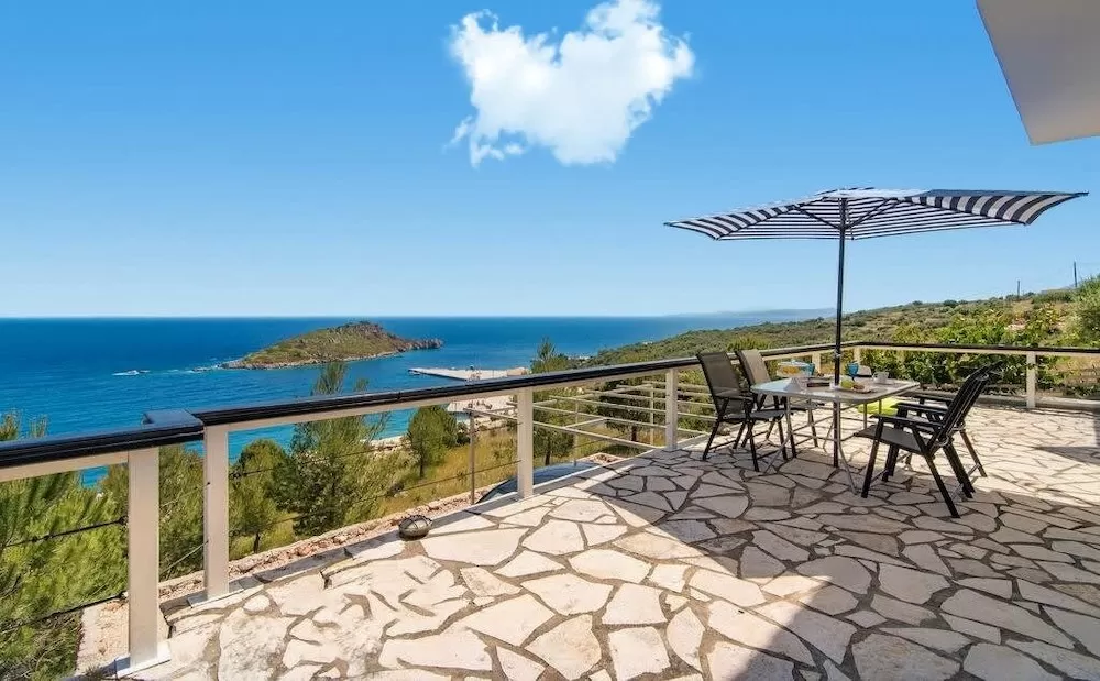 10 Luxury Villas in Greece with The Best Seaside Views