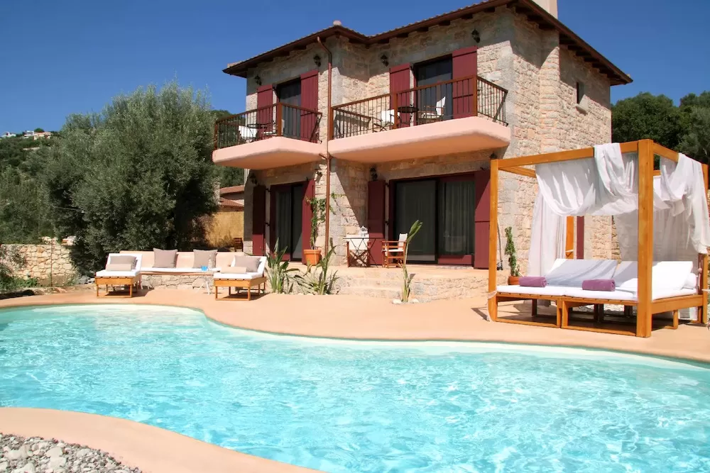 8 Greek Vacation Villas with The Best Pools