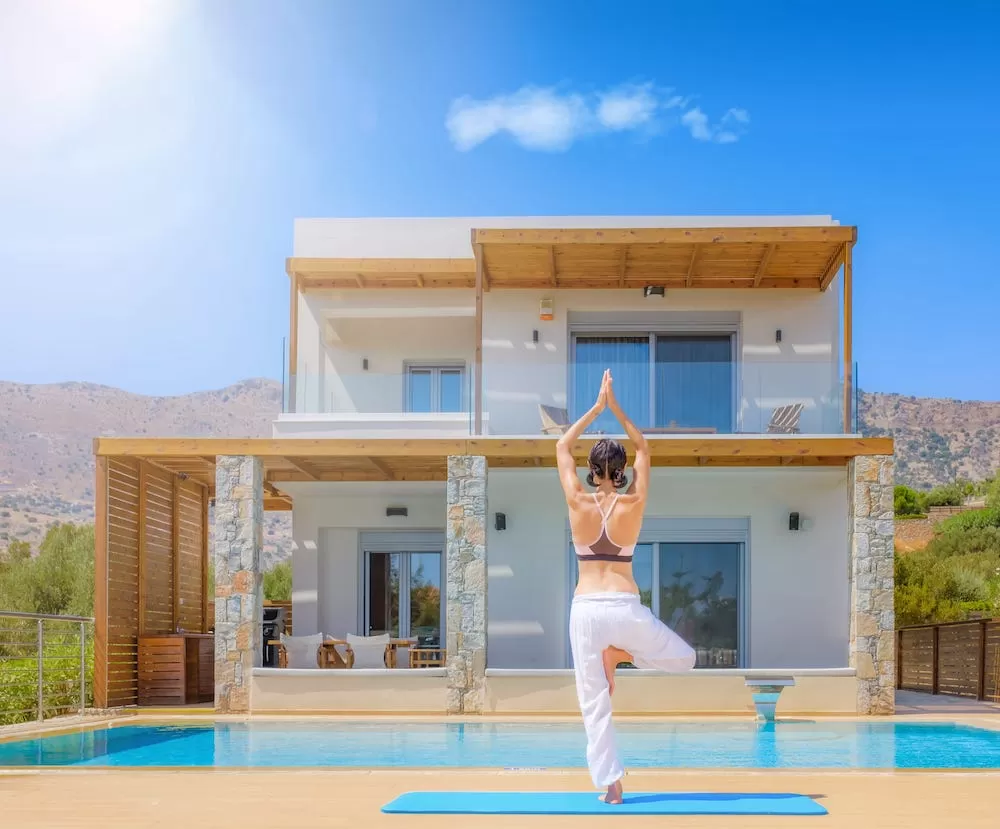 Exquisite Greek Villas That Can Rival a Luxury Resort