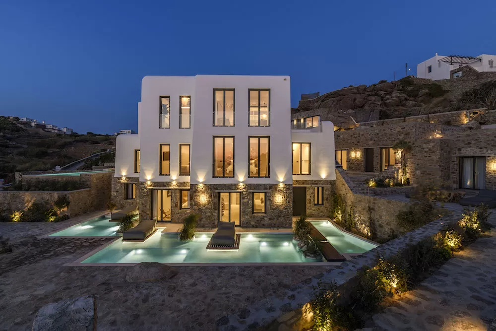 Exquisite Greek Villas That Can Rival a Luxury Resort