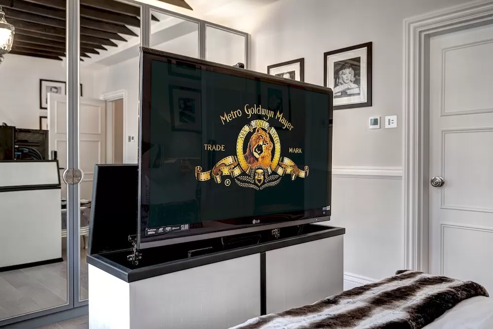 Chic London Luxury Apartments with The Best Closets