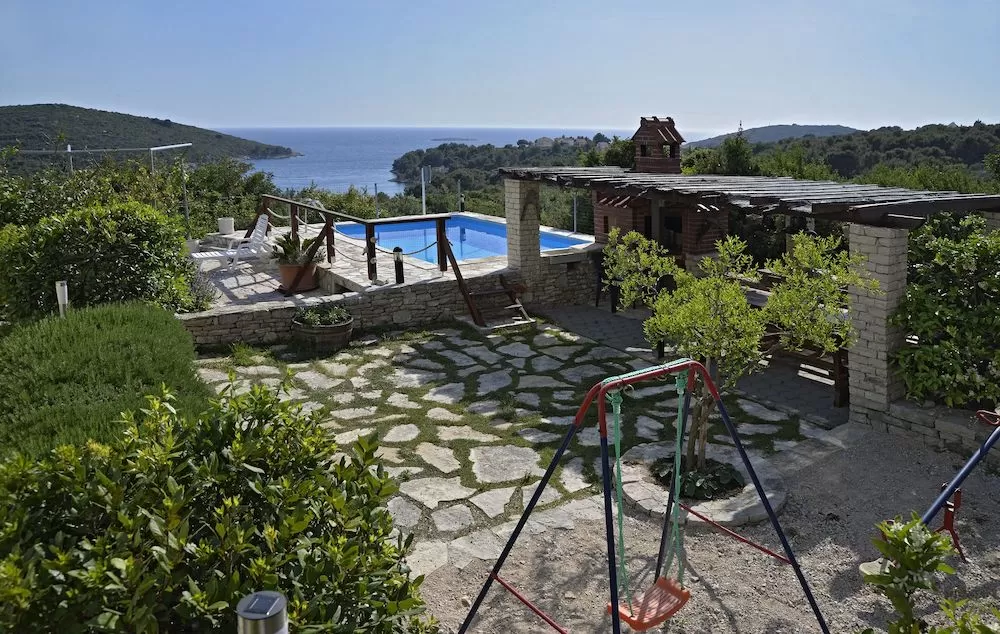Chill in The Gardens of These Luxury Homes in Croatia