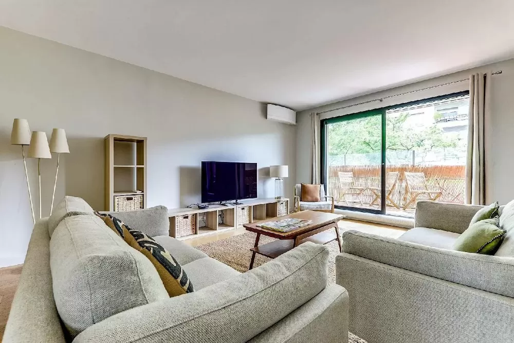 These Paris Luxury Apartments Have The Best TVs to Watch The 2024 Olympics