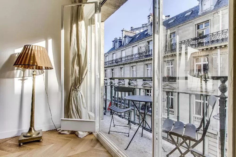 These Paris Luxury Apartments Prove Why You Should Have a Balcony