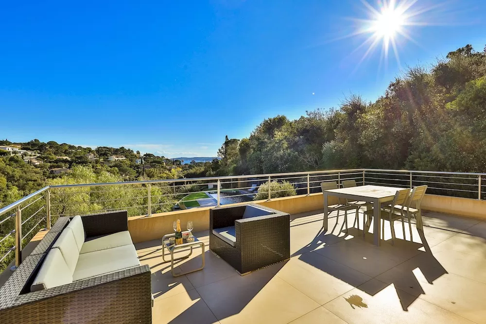 Enjoy The View from The Terrace in These French Riviera Homes
