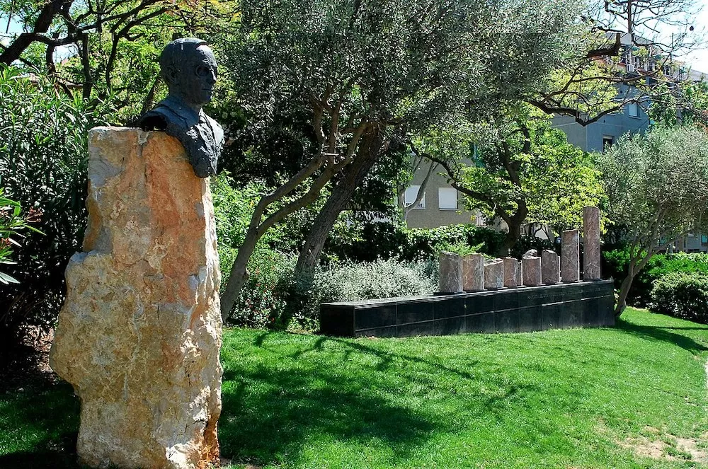 Get to Know La Guineueta in Barcelona