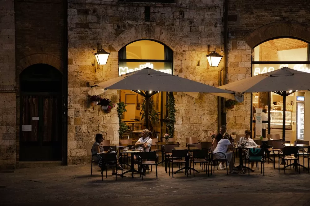 The Pros & Cons of Eating Out in Milan
