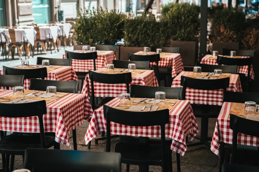 The Pros & Cons of Eating Out in Milan