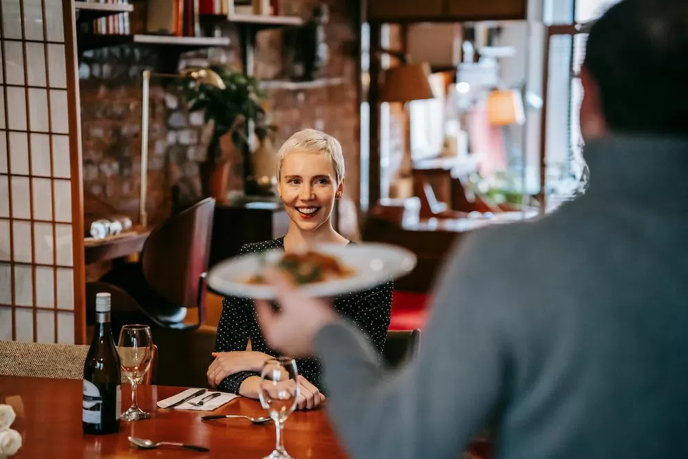 The Pros & Cons of Eating Out in Milan