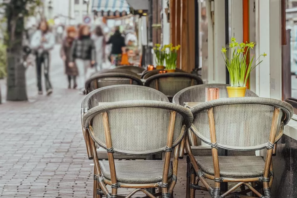 The Pros & Cons of Eating Out in Amsterdam