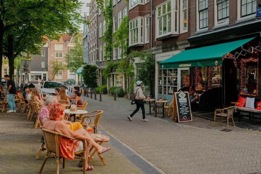 The Pros & Cons of Eating Out in Amsterdam