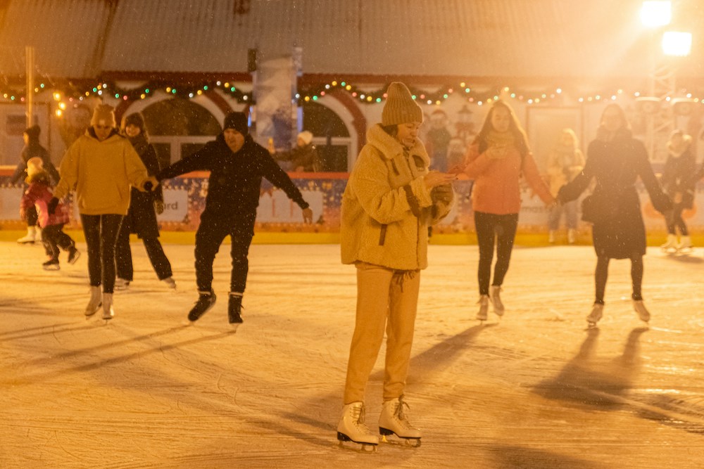 How to Spend Christmas in Paris on a Budget