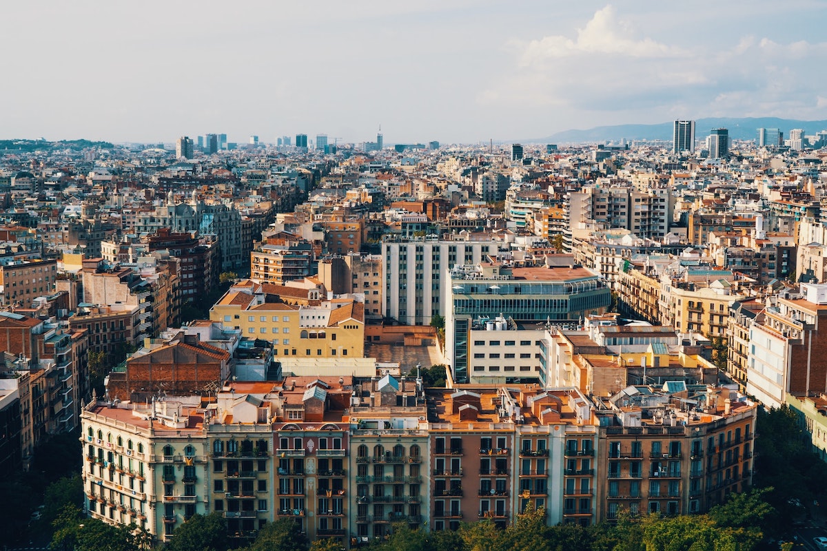 Barcelona: City Travel Guide