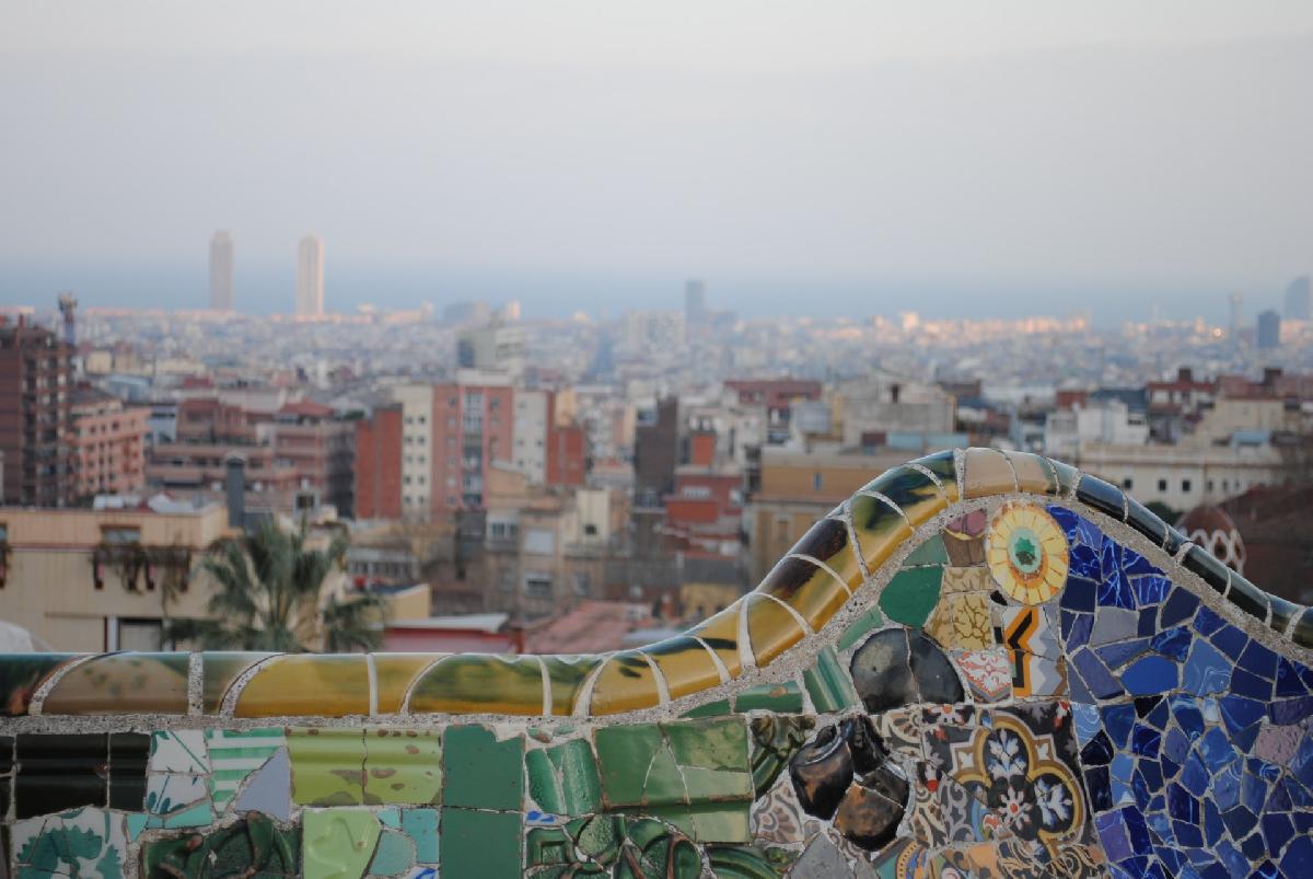 Barcelona: City Travel Guide