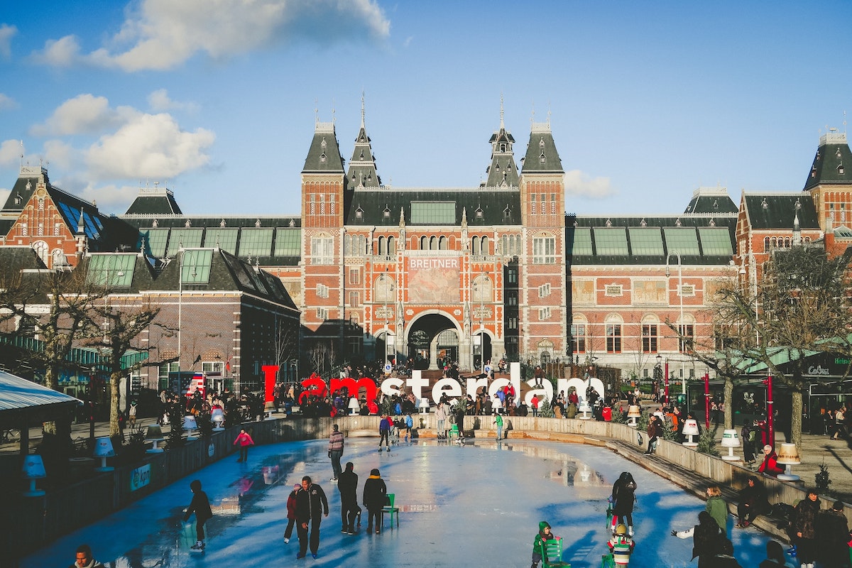 Amsterdam: City Travel Guide