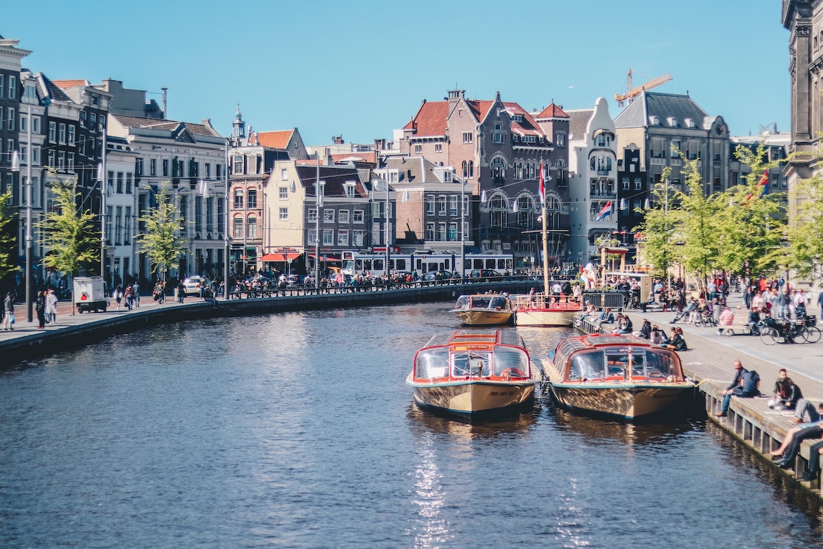 Amsterdam: City Travel Guide