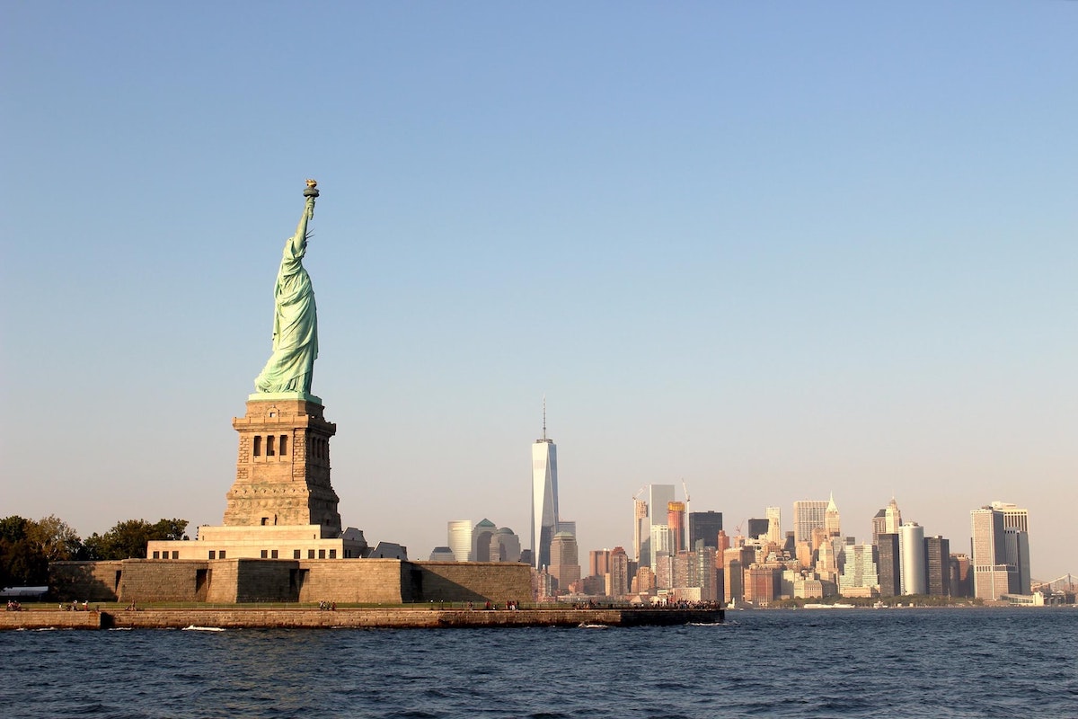 New York: City Travel Guide