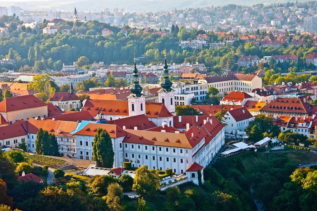Prague: City Travel Guide