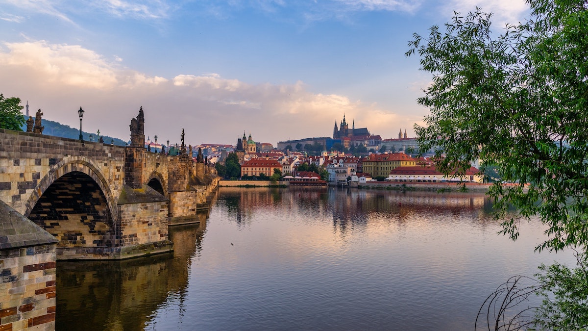 Prague: City Travel Guide