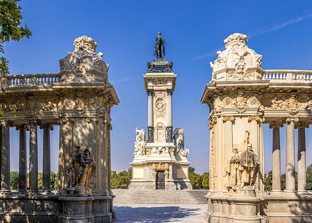 Lisbon: City Travel Guide