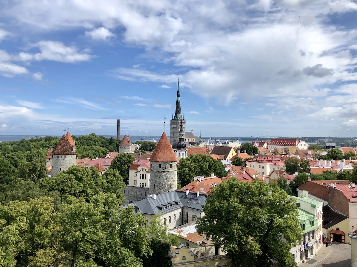 Tallinn: City Travel Guide