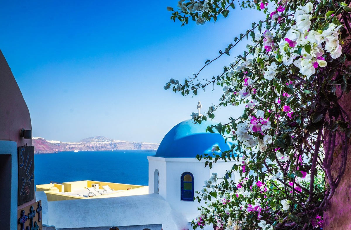 Santorini: City Travel Guide