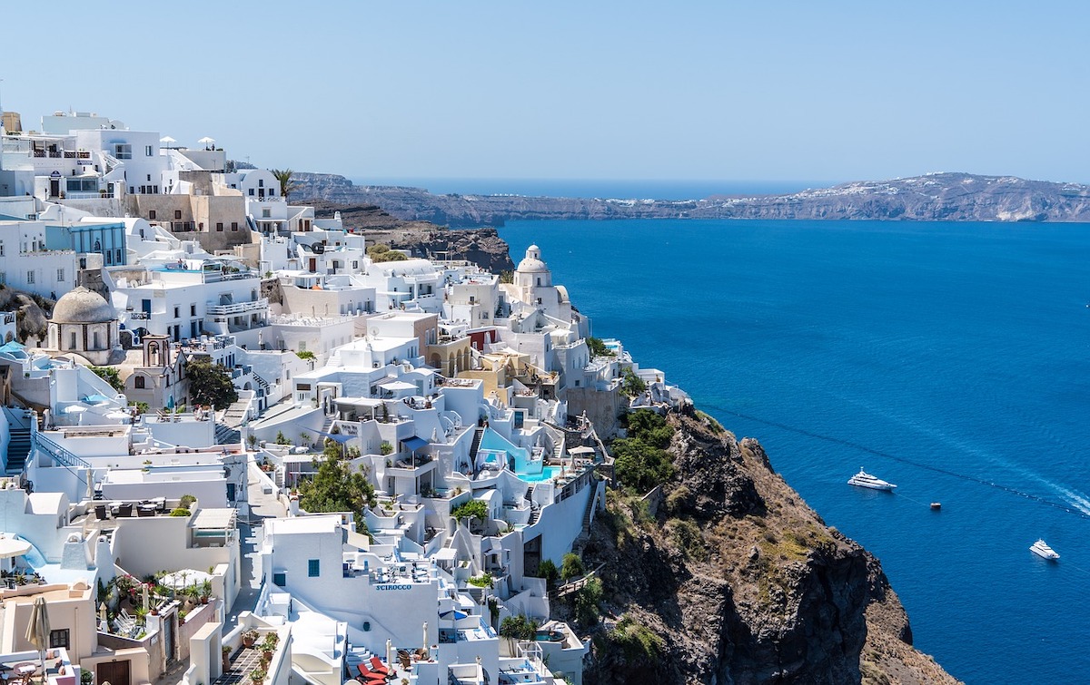 Santorini: City Travel Guide