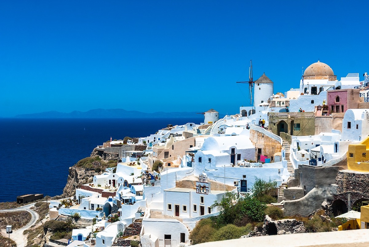 Santorini: City Travel Guide