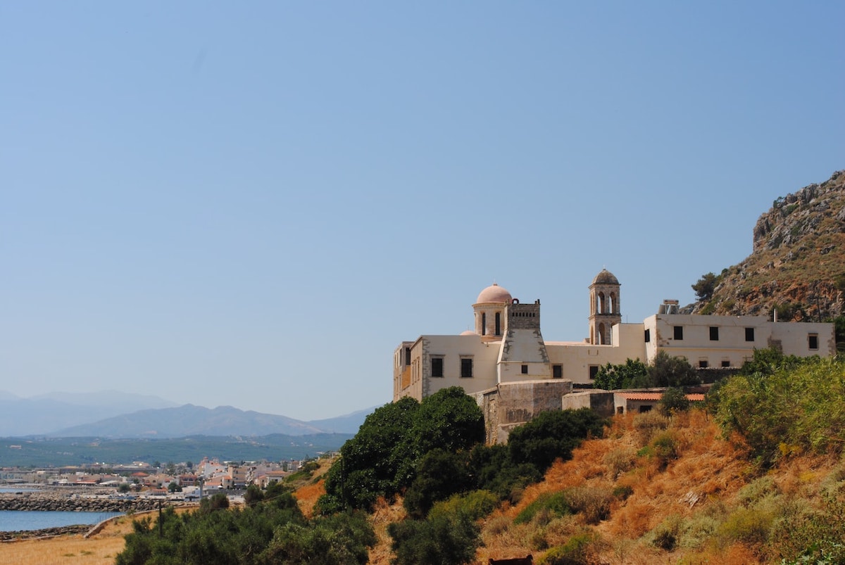 Crete: Travel Guide