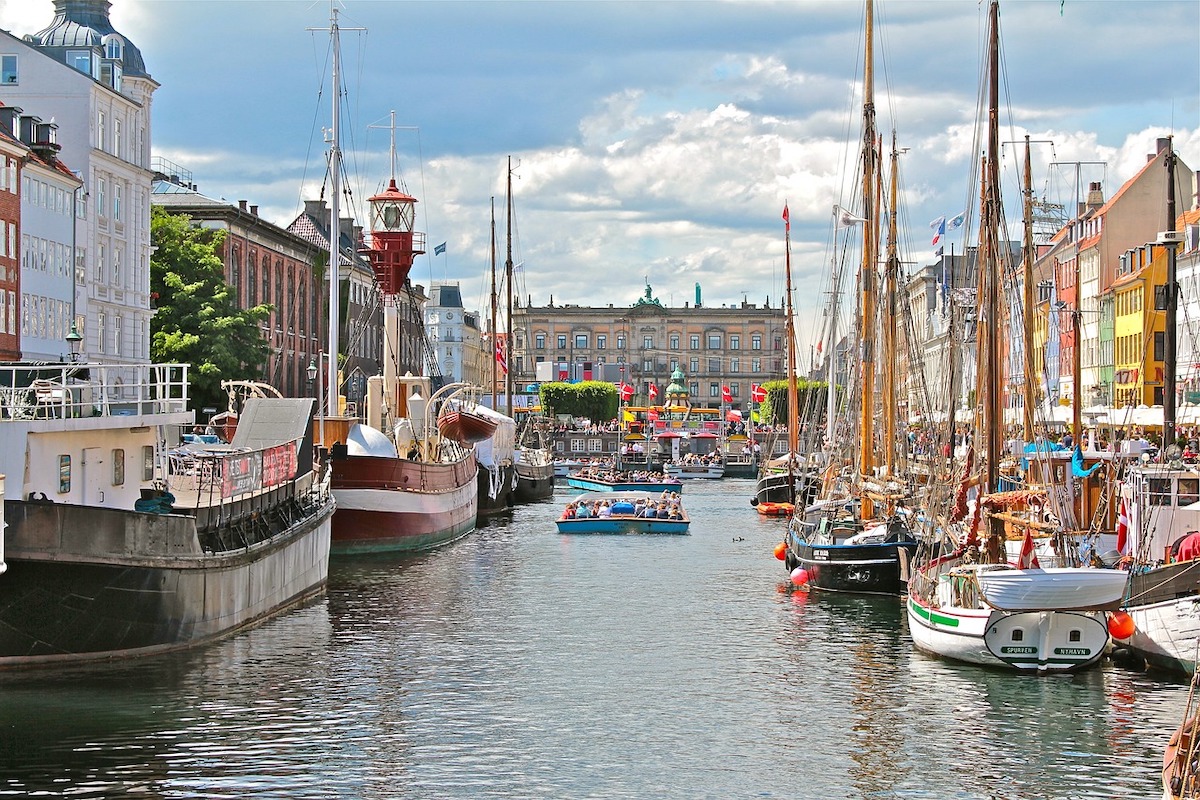 Copenhagen: City Travel Guide