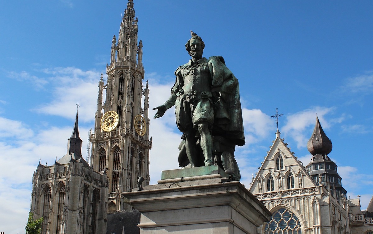 Antwerp: City Travel Guide