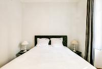 clean and fresh bedding in Cannes Carnot Apartment 2BR luxury home