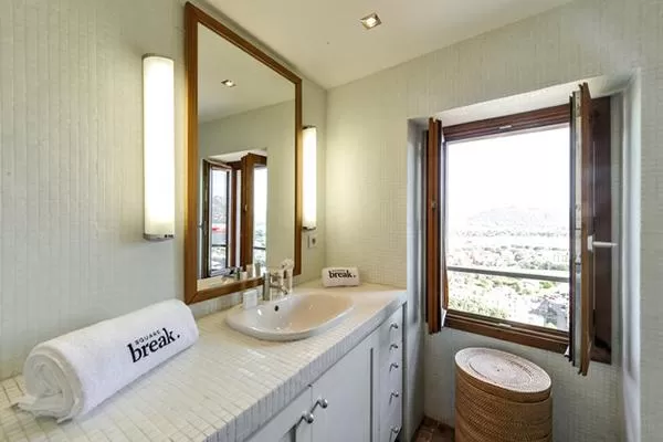 neat and trim bathroom of Corsica - U Portu luxury apartment
