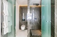 neat and fresh bathroom of Cannes Villa Californie luxury apartment
