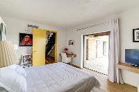fresh and clean bedding in Corsica - Villa Algajola luxury apartment