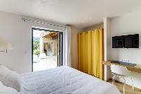 clean and fresh bedding in Corsica - Villa Algajola luxury apartment