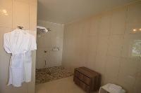 neat and nice bathroom in Corsica - Ronca luxury apartment