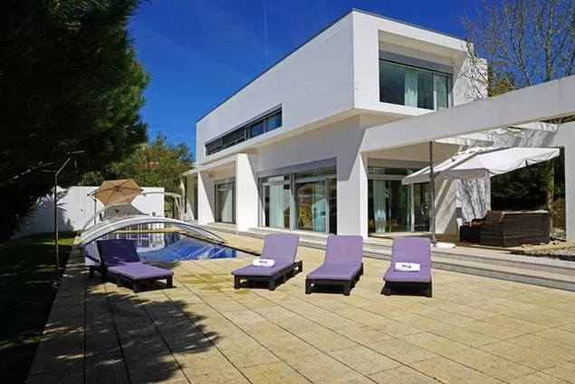 splendid Lisbon - Villa Belas luxury apartment and vacation rental