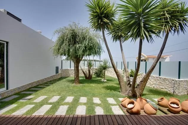 lush and lovely garden of Lisbon - Mafra Villa Strelitzia luxury apartment and vacation rental