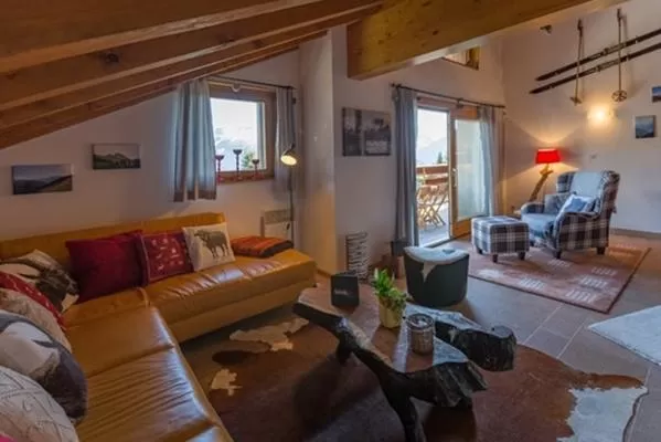 neat Luxury Apartment Les Frères holiday home and vacation rental