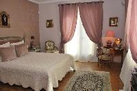 pretty bedroom in Monaco - Mas De Montmajour luxury apartment