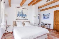 clean and fresh bedroom linens in Corsica - Arinella luxury apartment